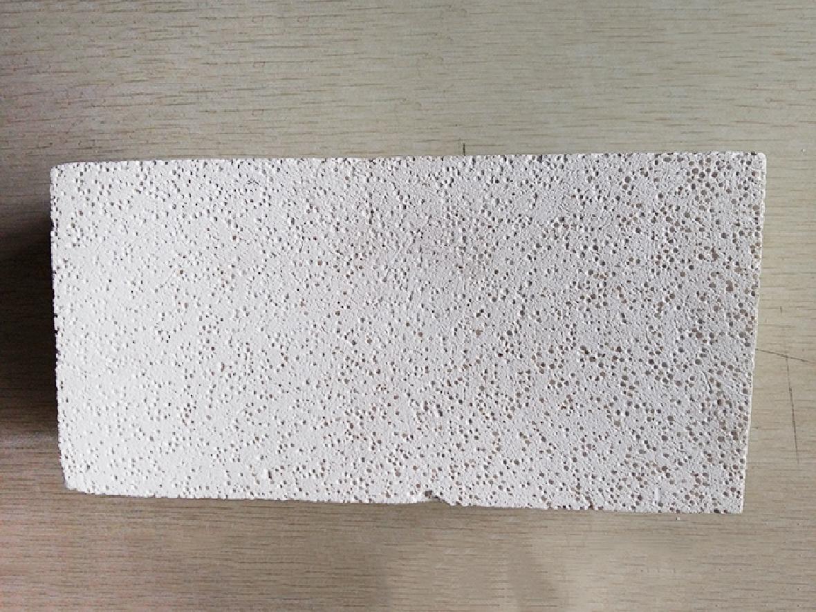 低铁高铝质隔热砖